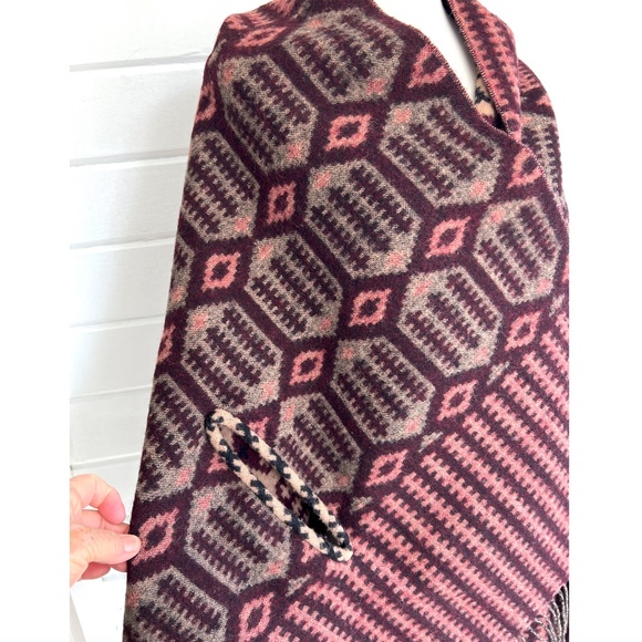 MADEWELL 100% Wool Fringed Wrap Poncho in Tribal Pattern - 72"L x 28.5"W - Picture 2 of 7